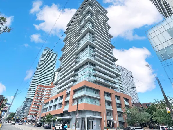 365 Church St #609, Toronto, ON M5B 0B5