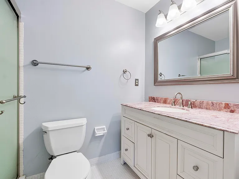 212 High Point Ter W #A — Photo 15