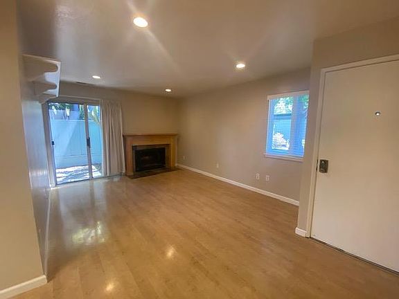 4th image of 4253 Sea Pines Ct