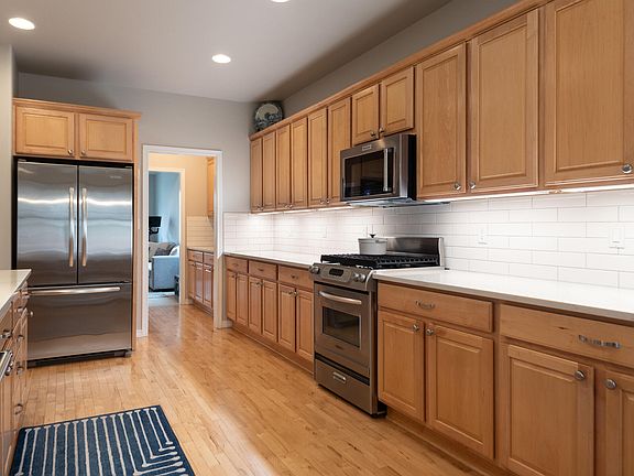 3rd image of 61055 Snowberry Pl