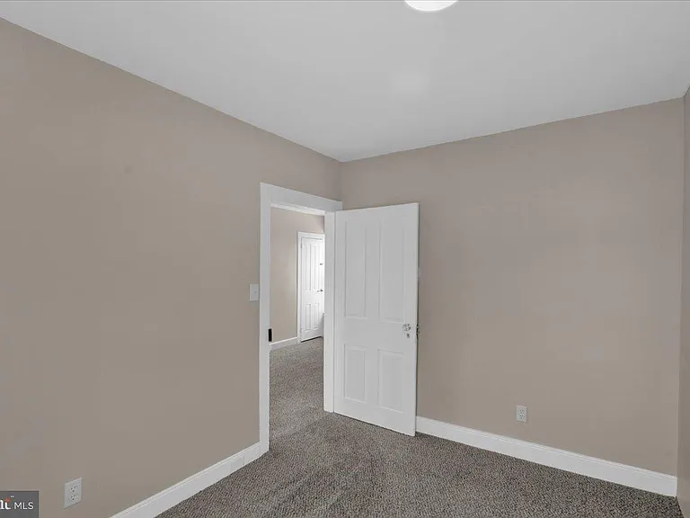 2102 Main St — Photo 23