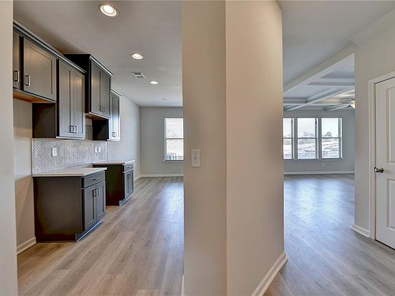 2nd image of 2902 Cottage Ln