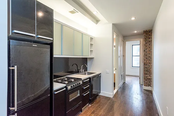Rented by Nooklyn NYC LLC | media 12