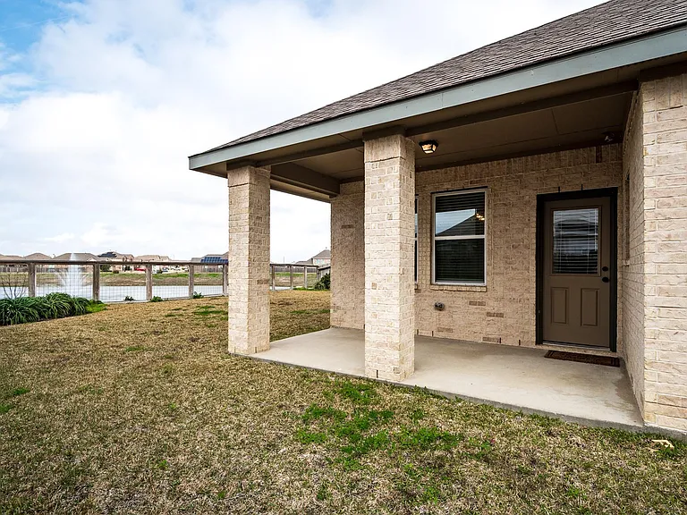 14231 Angelina Dr — Photo 32