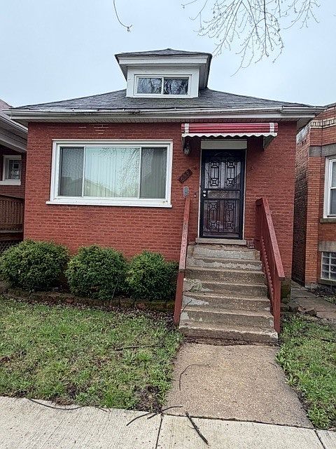 1st image of 639 E 90th Pl