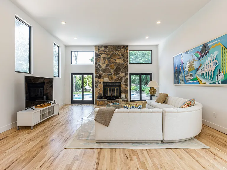10 Woodland Ct — Photo 6