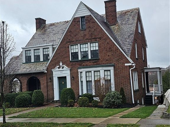 2nd image of 562 N Maple Ave