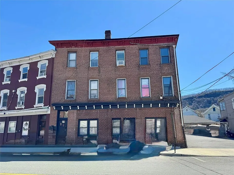 179 Broadway #1L