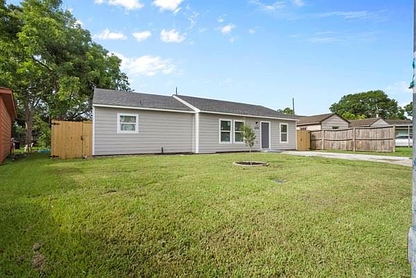 1st image of 2202 Garvey Dr