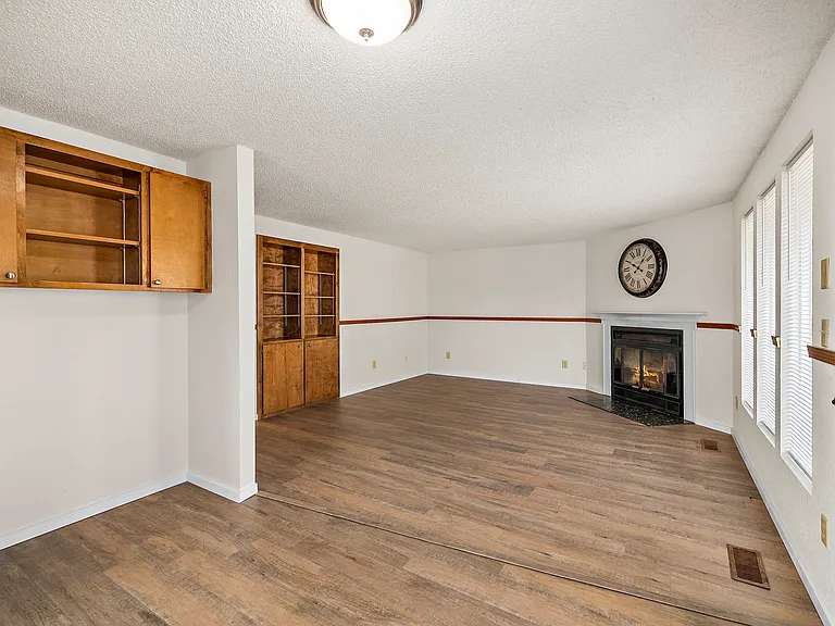 2516 Rockefeller Ave #1 — Photo 27