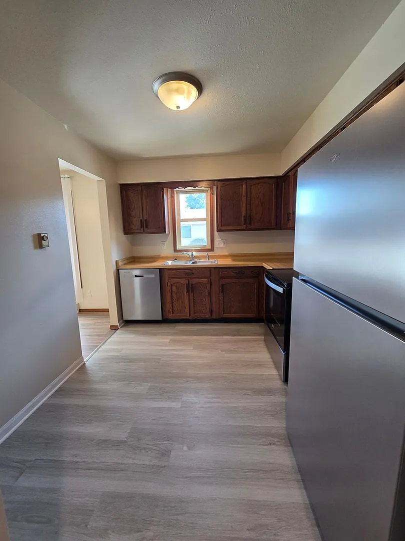 Boxwood Dr. 6012 — Photo 1