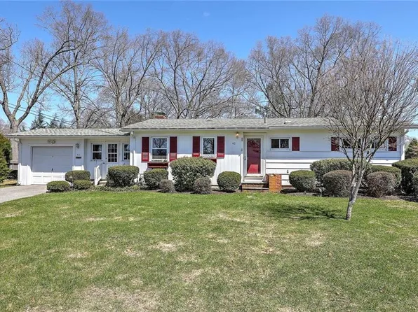 40 Covington Dr, Warwick, RI 02886