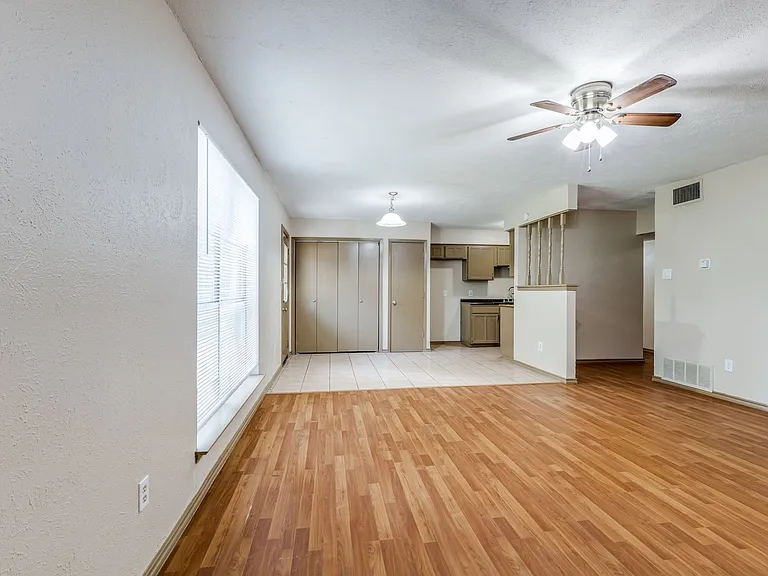7117 Edinburg Dr — Photo 6