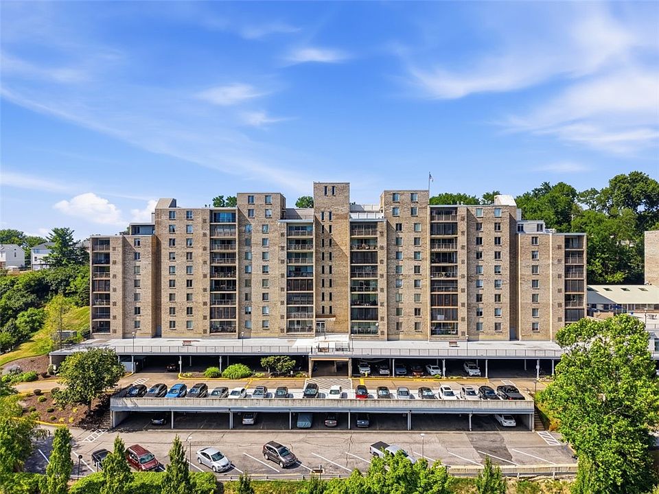 1st image of 2160 Greentree Rd APT 105W