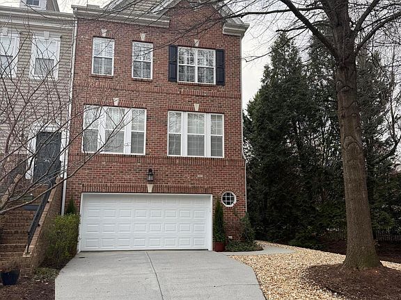 3rd image of 3647 Edgemont Dr