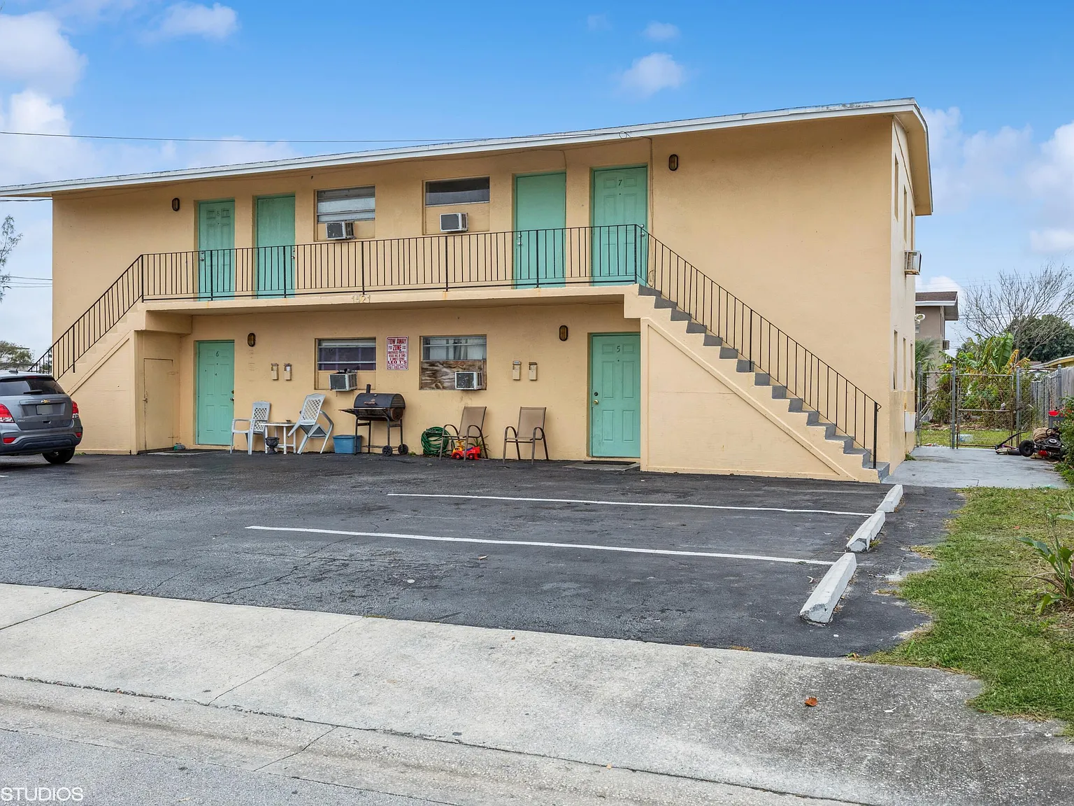 2 bed, 1.0 bath, 742 sqft, $1,650 — Photo 1
