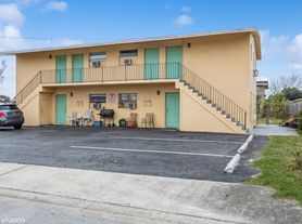 1521 W 21st St, West Palm Beach, FL