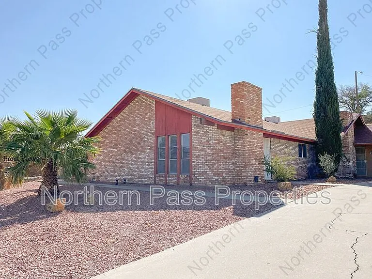 6435 Pizarro Dr — Photo 1