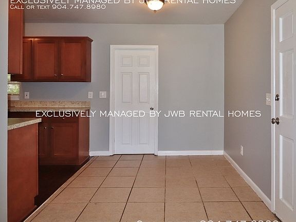 3rd image of 2801 Aubrey Ave