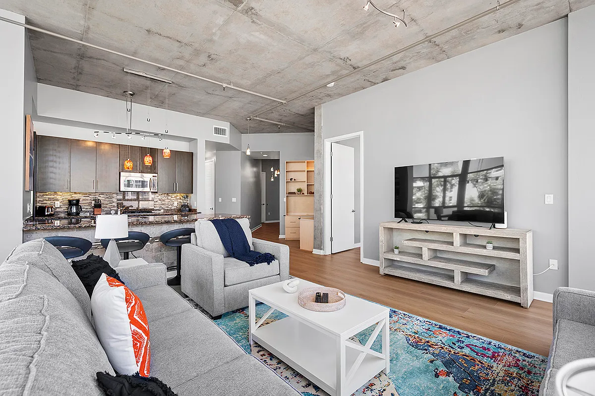 2 bed, 1619 sqft, $5,600 — Photo 3