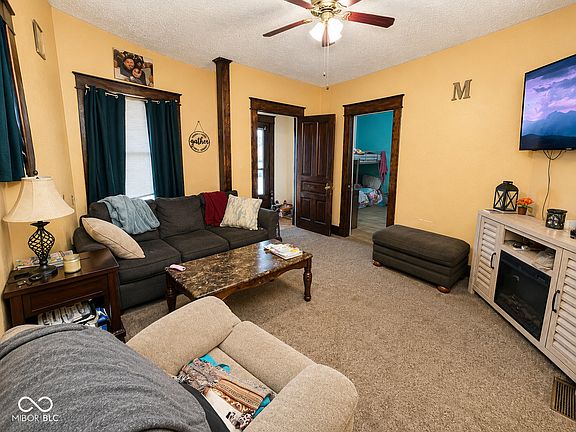 5th image of 1109 E Main St