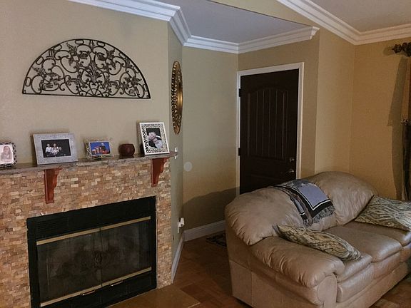 3rd image of 4043 Senate Ave