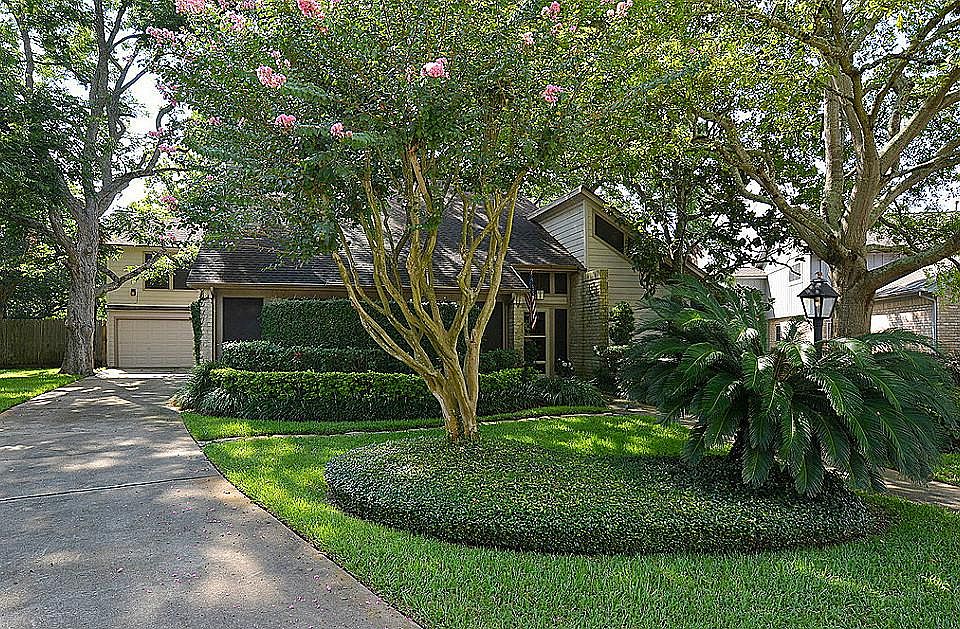 1st image of 15515 Tumbling Rapids Dr