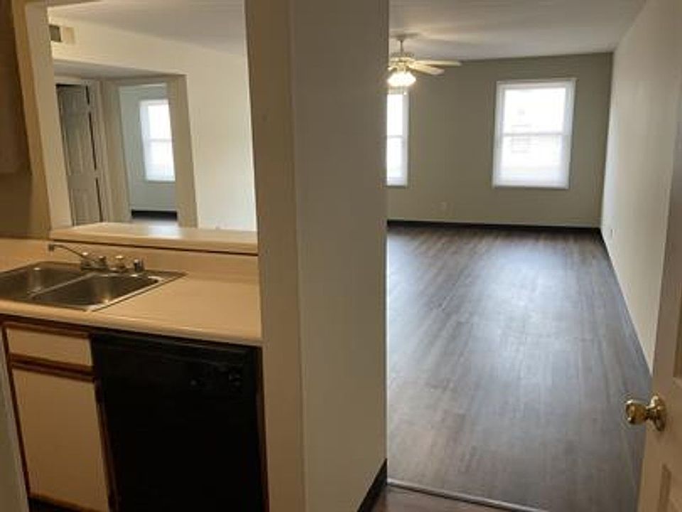 2nd image of 1490 Elm Rd #13