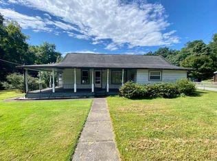 142 Lower Rock Creek Rd, Rock Creek, WV 25174