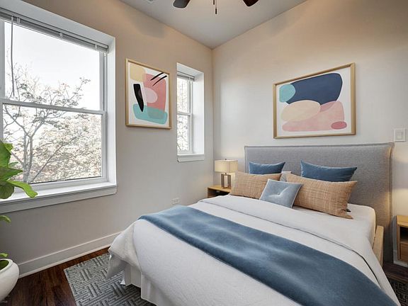 3rd image of 3135 W Montrose Ave Unit 2F