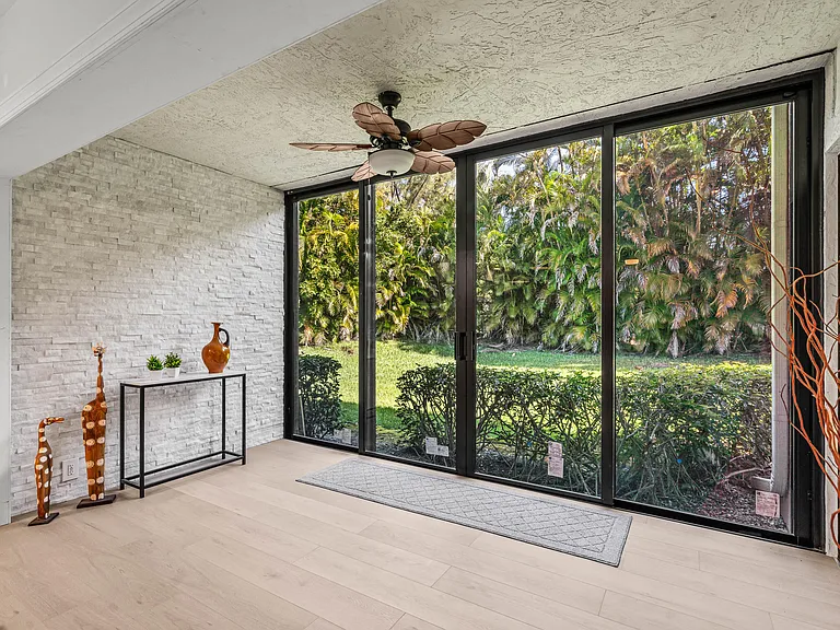 5945 Parkwalk Dr — Photo 12