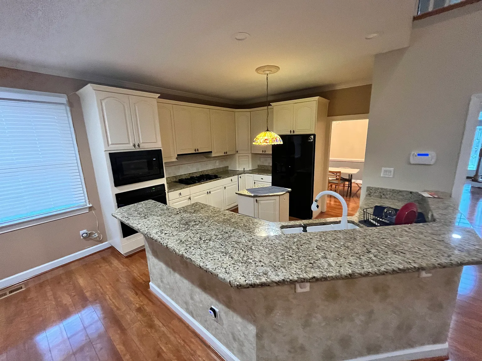 4 bed, 2798 sqft, $3,595 — Photo 4