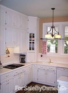 Banquette Setting
						:
						Cozy up for eat-in kitchen dining.
