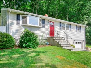 28 Twitchgrass Rd, Trumbull, CT 06611