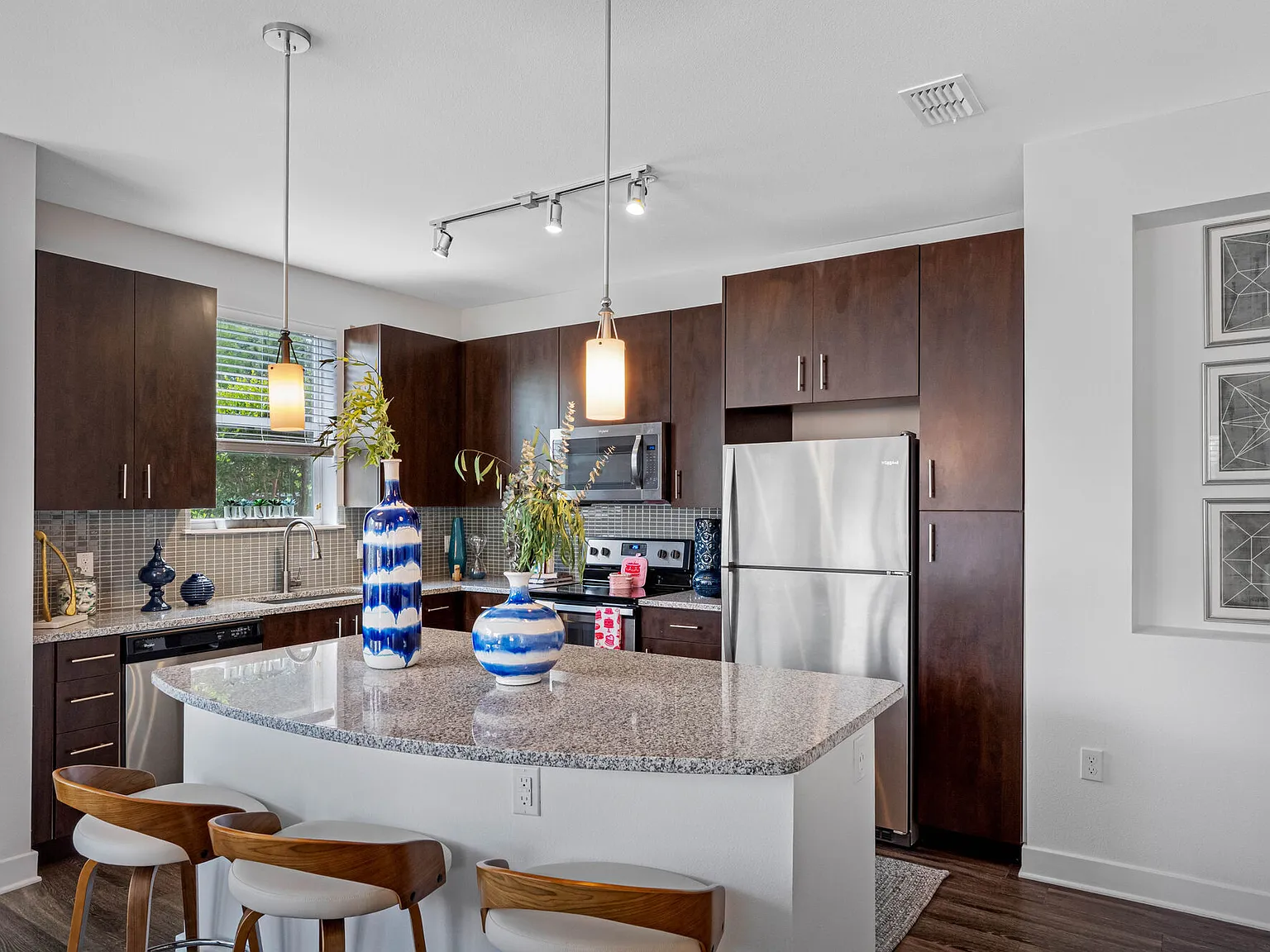 Maitland Pointe — Photo 4