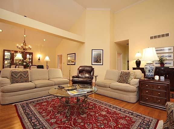 5th image of 1807 Saint Ives Cir