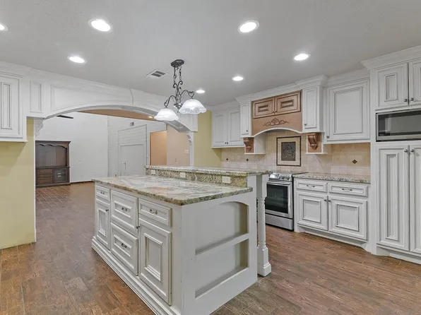 10703 Crestfield Ct, Houston, TX 77070