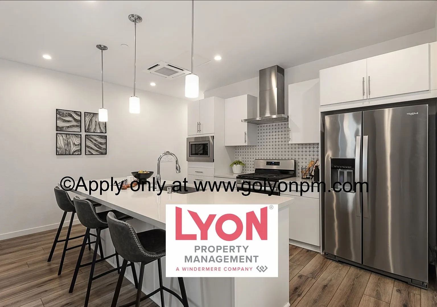 Stunning, Modern 2 bed/2.5 bath Condo in Upper Land Park!! — Photo 4