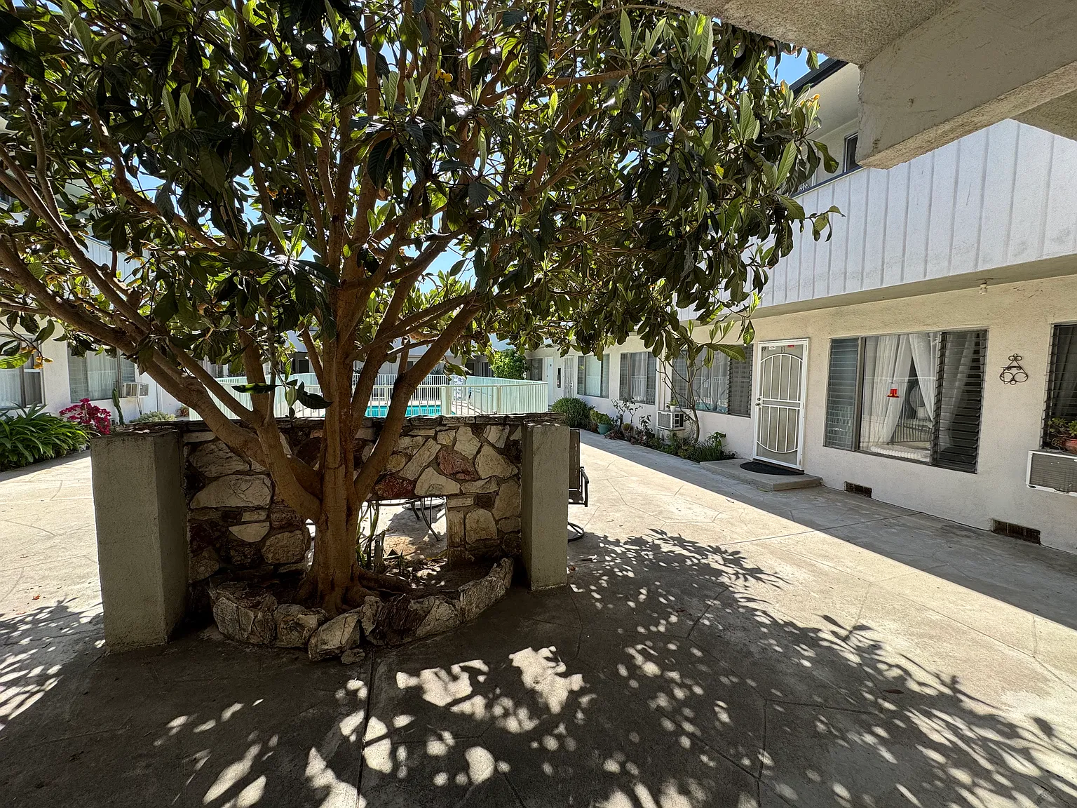 The Russell Riviera — Photo 3