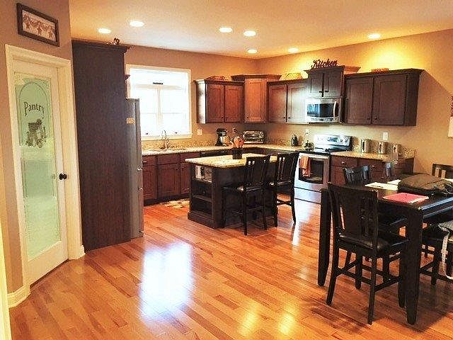 1st image of 254 Runnymeade Dr