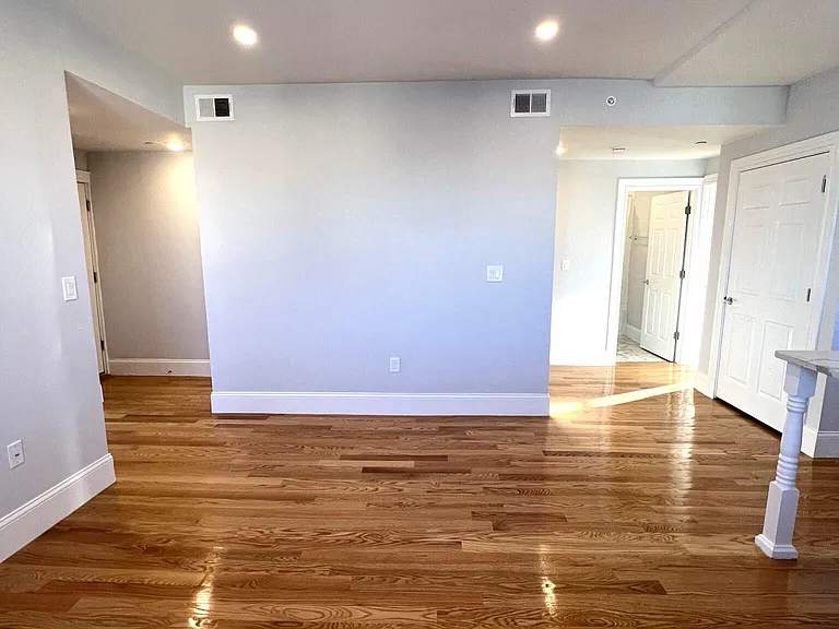 73 Winchester St #3 — Photo 8