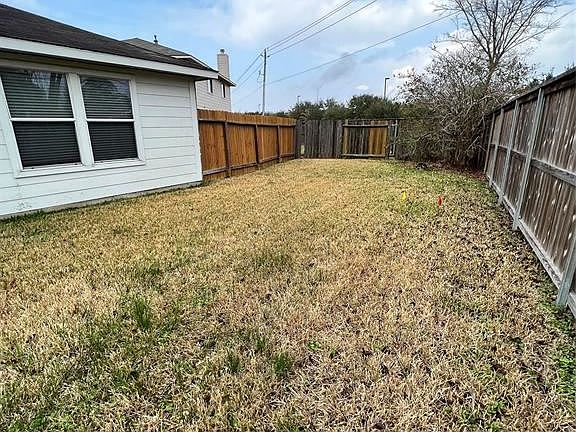 4th image of 1907 Mackenze Way