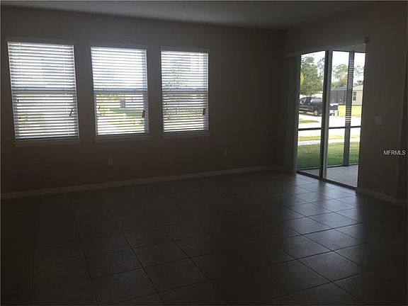 4th image of 4960 Bond St