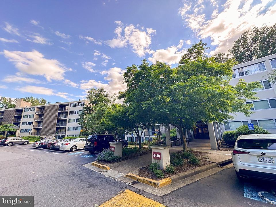 1st image of 4410 Briarwood Ct N APT 25