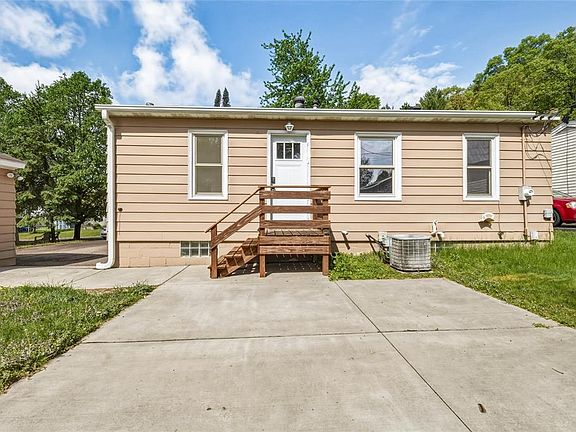 3rd image of 1021 Essex Street