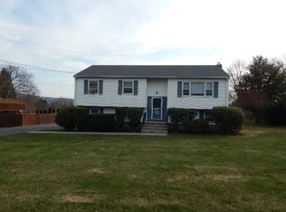 43 Slope Dr, Hackettstown, NJ 07840