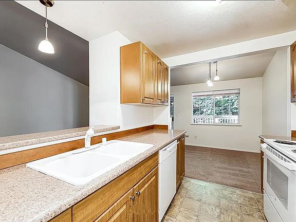 3rd image of 15433 Country Club Dr Unit B205
