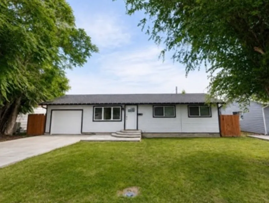 1131 Rosenlof Ave