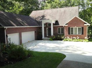 2796 E Pointe Cove Rd, Bloomington, IN 47401