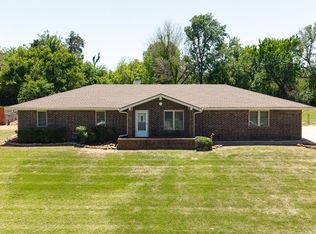 119 Stonegate Dr, Guthrie, OK 73044